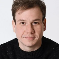 Павел Комаров