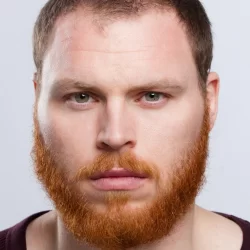 Пирс Эган