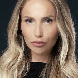 Полина Книна