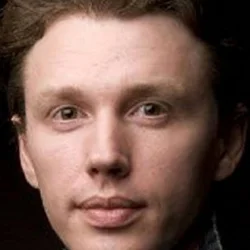 Роман Артемьев