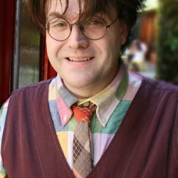 Rosearik Rikki Simons