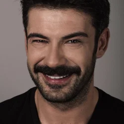 Rüzgar Aksoy