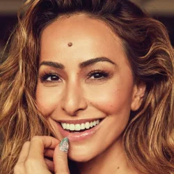 Sabrina Sato