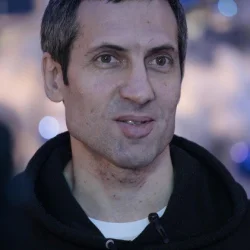 Сергей Комаров
