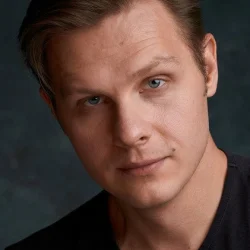 Сергей Шароватов
