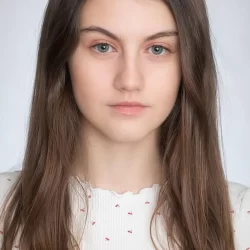 Стефани Гил