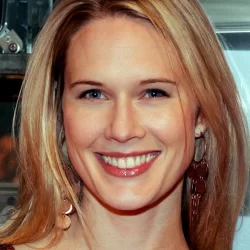 Stephanie March