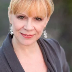 Suzanne Petri