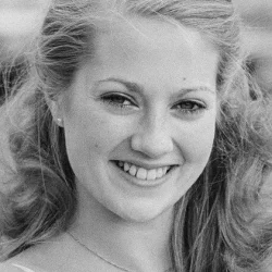 Tracey Childs