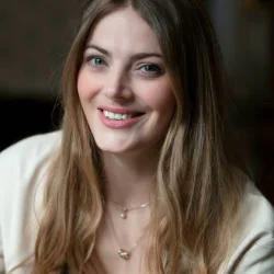 Tuva B Larsen