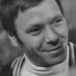 Юрий Серов