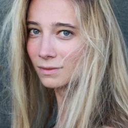 Zoé Schellenberg